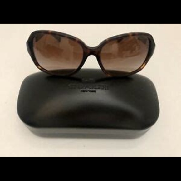 New w/Tag Coach Tortoise Kissing C Square Sunglasses with Case Below $195 Retail - Picture 3 of 5